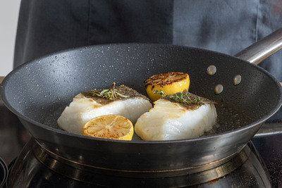 Kabeljau Loins in der Pfanne braten