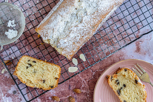 Saftiger Marzipankuchen aus der Kastenform
