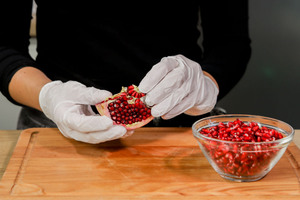 Granatapfel schälen