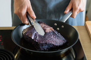 Rindfleisch in Pfanne anbraten