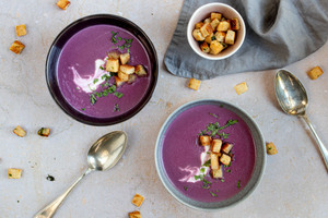 Rotkohlsuppe mit Balsamico