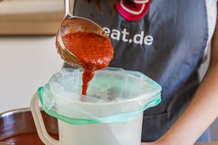 Tomatensauce in Gefrierbeutel einfrieren