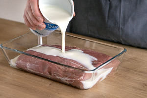 Wildschweinbraten in Buttermilch einlegen