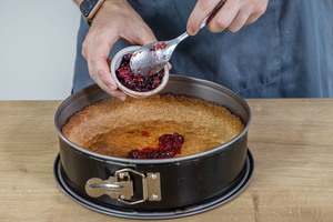 Beeren auf dem Boden verteilen