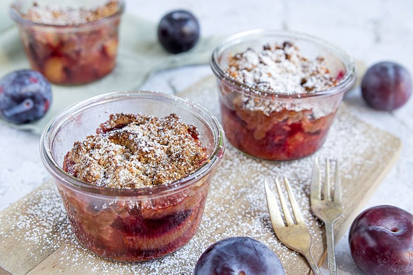 veganer Pflaumen Crumble