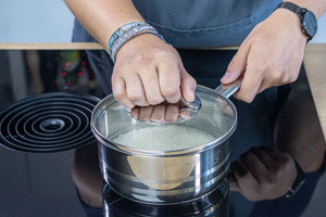 Abgedeckt kochen lassen
