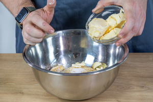 Margarine dazugeben