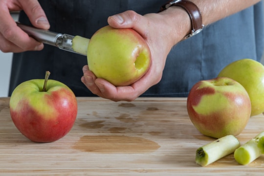 Schneller Bratapfel aus der Mikrowelle I Rezept