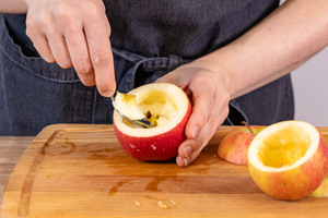 Apfel aushöhlen