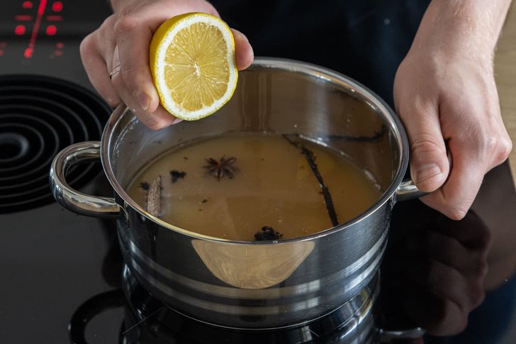 Zitronensaft hinzugeben