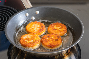 Jägerschnitzel anbraten