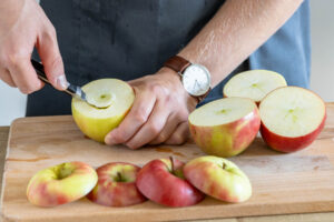 Äpfel aushöhlen