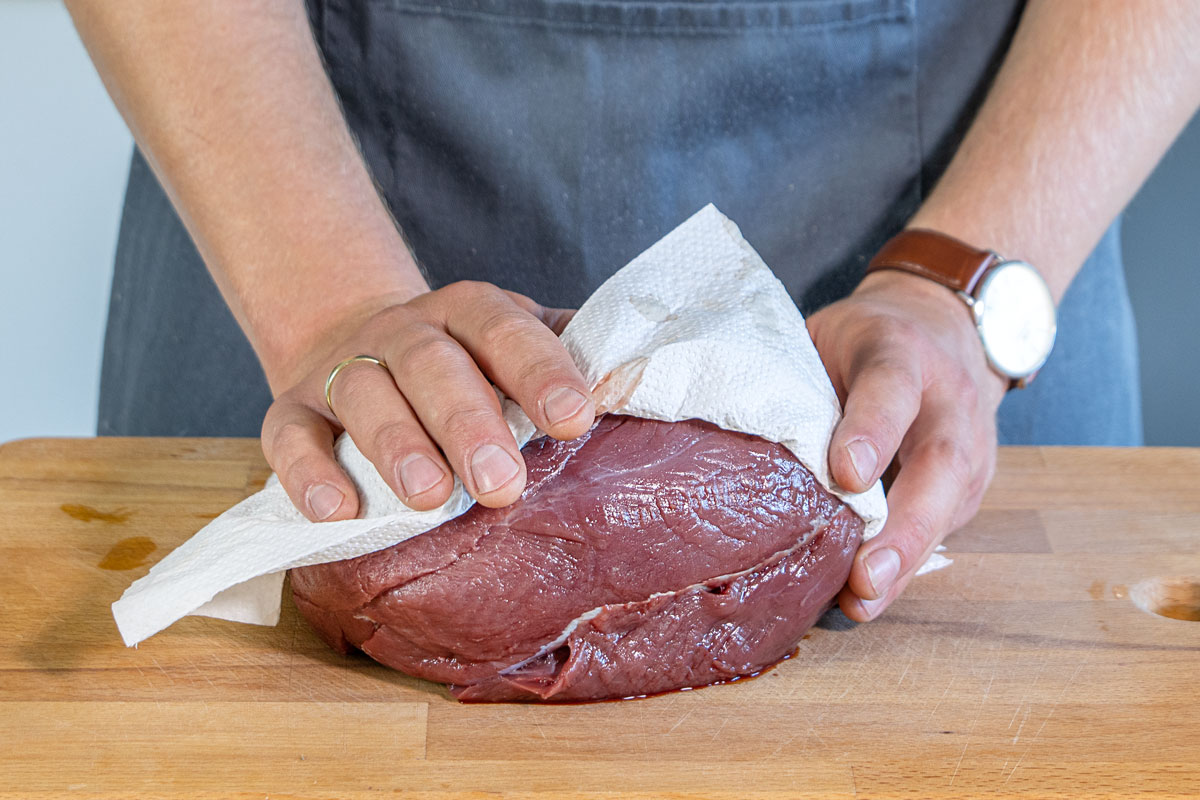 Hirschgulasch im Backofen zubereiten | Rezept Hirschgulasch im Backofen zubereiten | Rezept