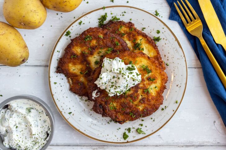 Kartoffelpuffer aus Kloßteig