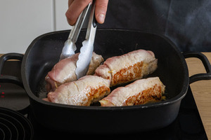 Roulade im Bräter anbraten