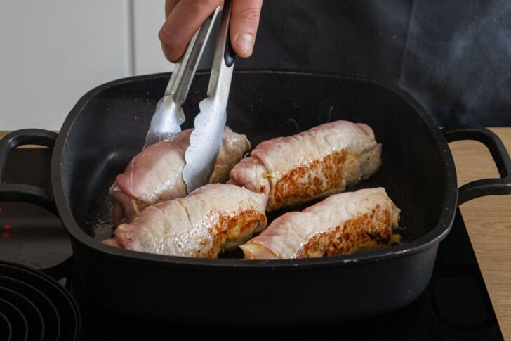 Roulade im Bräter anbraten