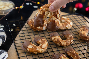 Schnelle Mandelhörnchen mit Marzipan