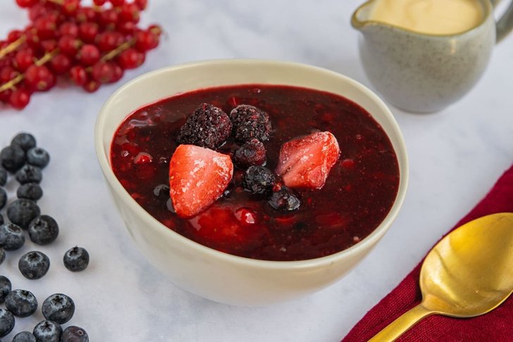 rote Grütze mit Tiefkühlfrüchten