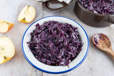 Rotkraut mit Apfel 