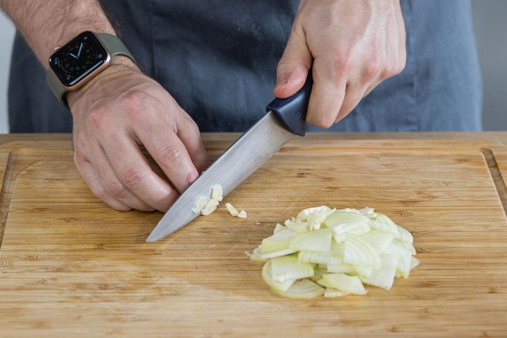 Knoblauch schneiden