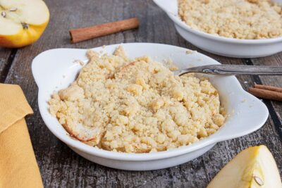 Schneller veganer Apfel Crumble