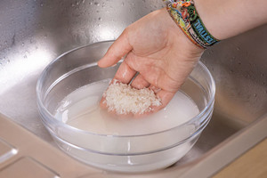 Sushireis mehrmals waschen