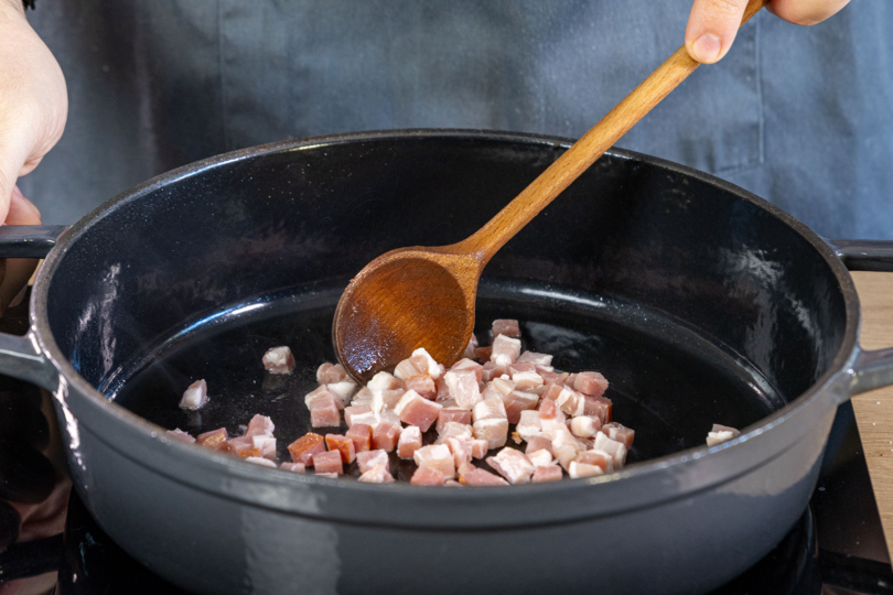 Speckwürfel anbraten