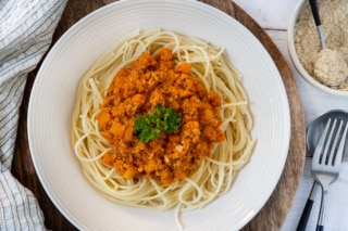 Vegane Kürbis-Bolognese mit Sojaschnetzel
