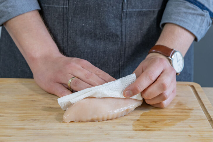 Hähnchenbrust trocken tupfen