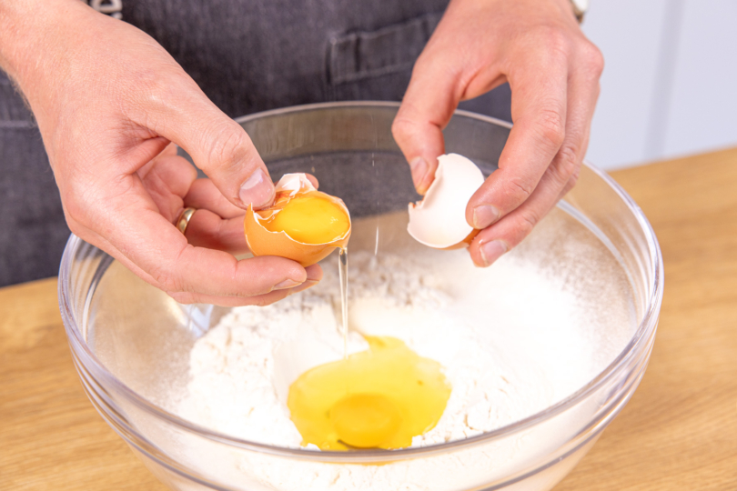 Eier dazugeben