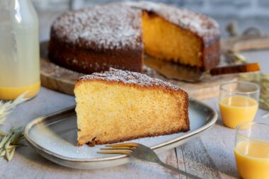 Omas Eierlikörkuchen aus der Springform