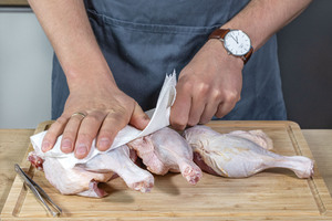 Geflügel abtupfen