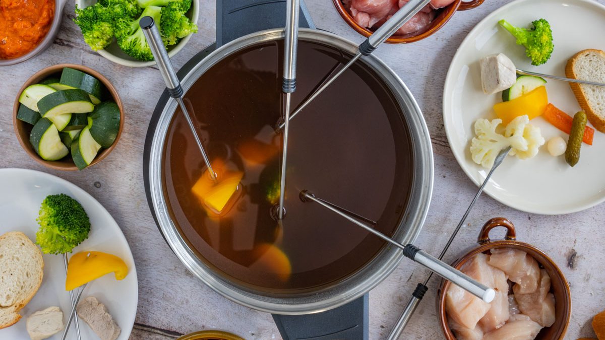 Klassisches Fondue mit Brühe