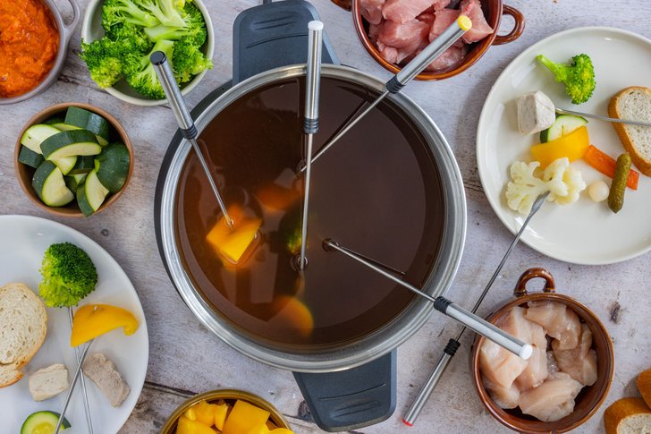 Fondue mit Brühe