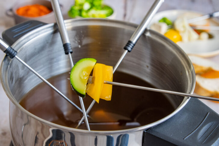Fondue mit Brühe