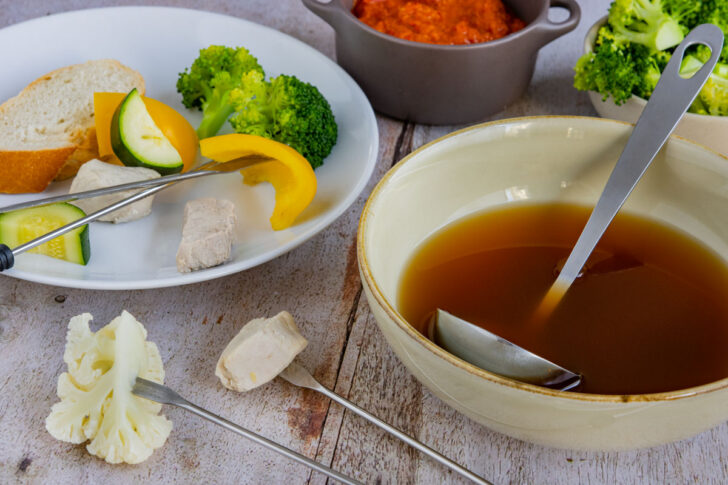 Fondue mit Brühe