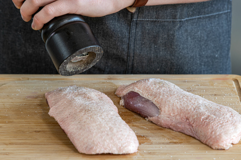 Knusprige Gänsebrust aus dem Backofen | Rezept - eat.de