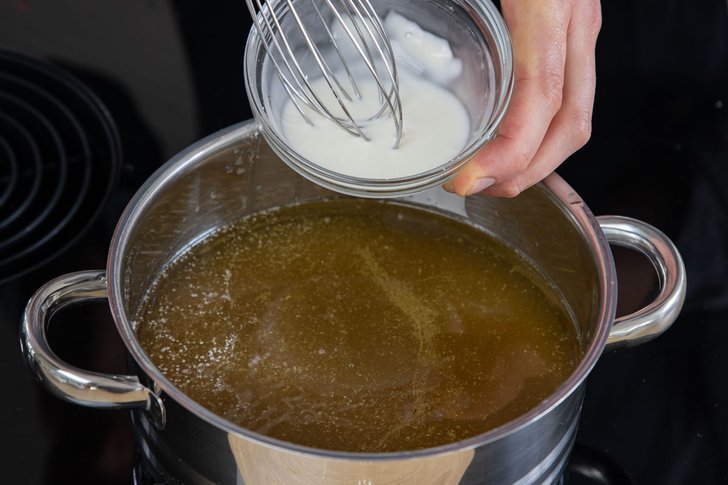 Gänsesauce mit Stärke abbinden