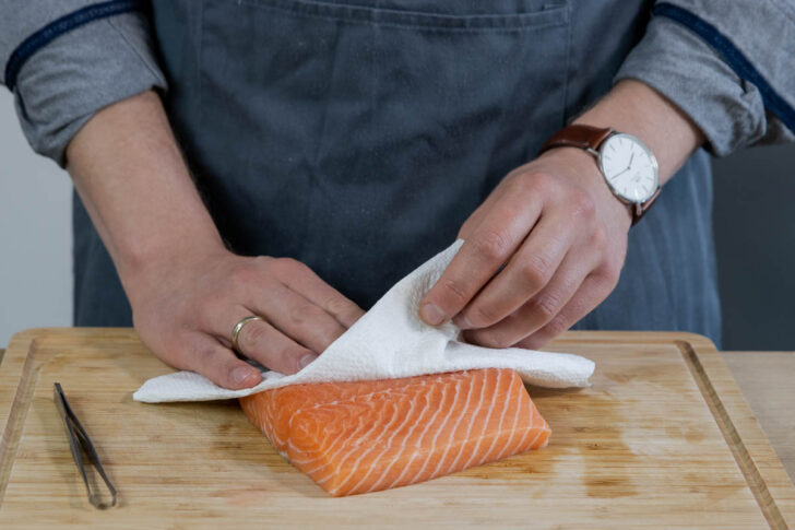 Lachs abtuopfen