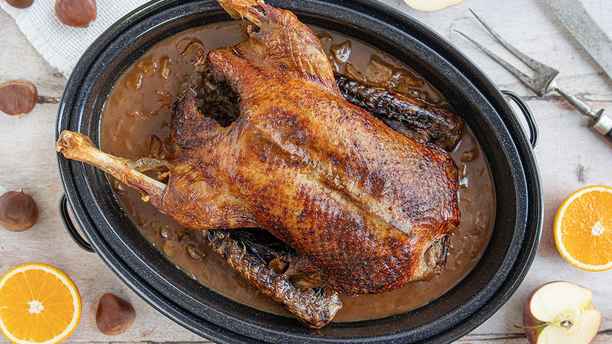 Knusprigen Entenbraten im Ofen zubereiten