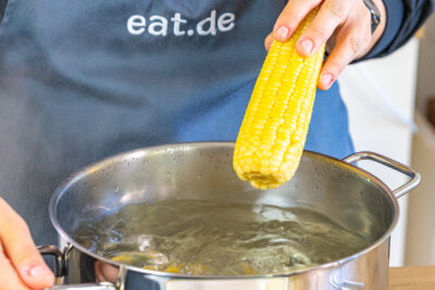 Maiskolben kochen
