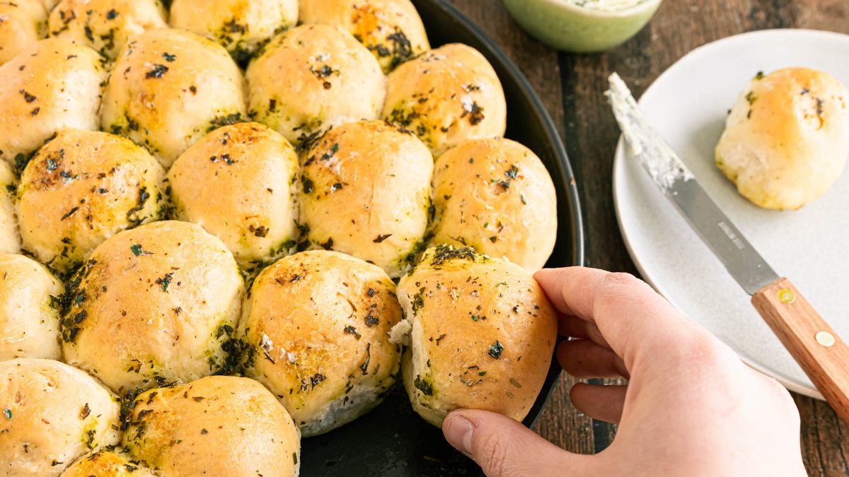 Partysonne mit Kräuterbutter