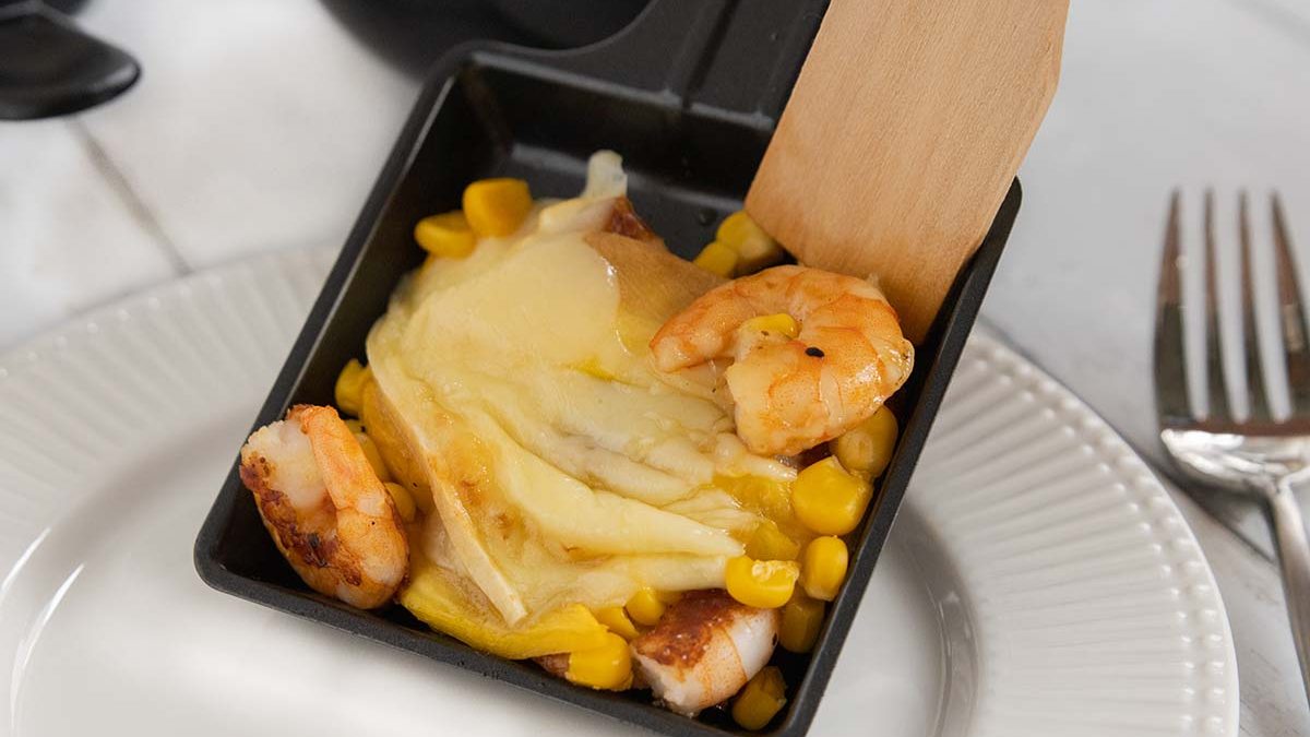Fruchtige Raclette-Pfännchen mit Garnelen & Mango
