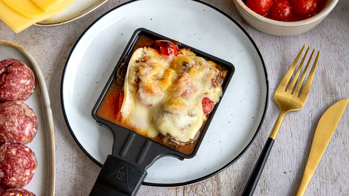 Raclette mit Hackfleischbällchen