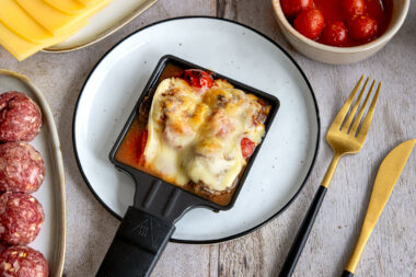 Raclette mit Hackfleischbällchen