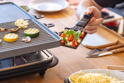 Raclette mit Spaghetti & Tomate-Mozzarella grillen