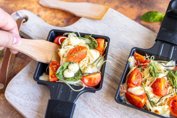 Raclette mit Spaghetti & Tomate-Mozzarella