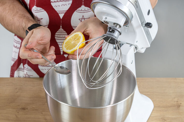 Zitronensaft dazugeben