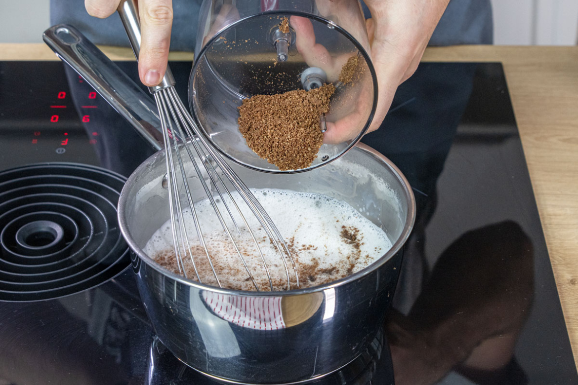 Weihnachtlichen Spekulatiuslikör selber machen | Rezept