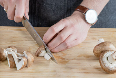 Champignons schneiden